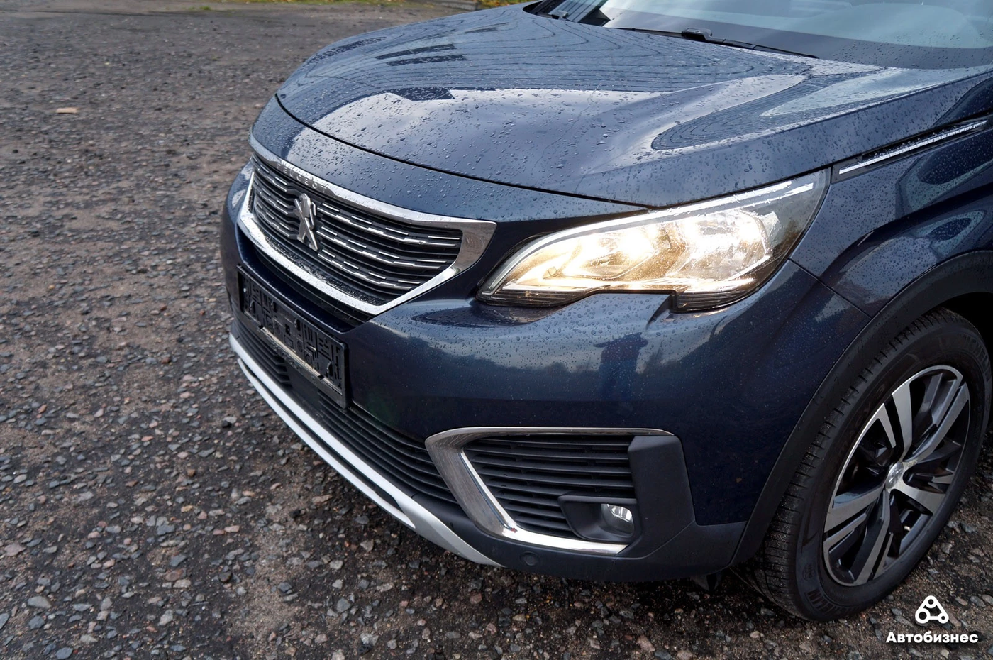 Тест-драйв Peugeot 5008 II: кроссовер с элементами компактвэна