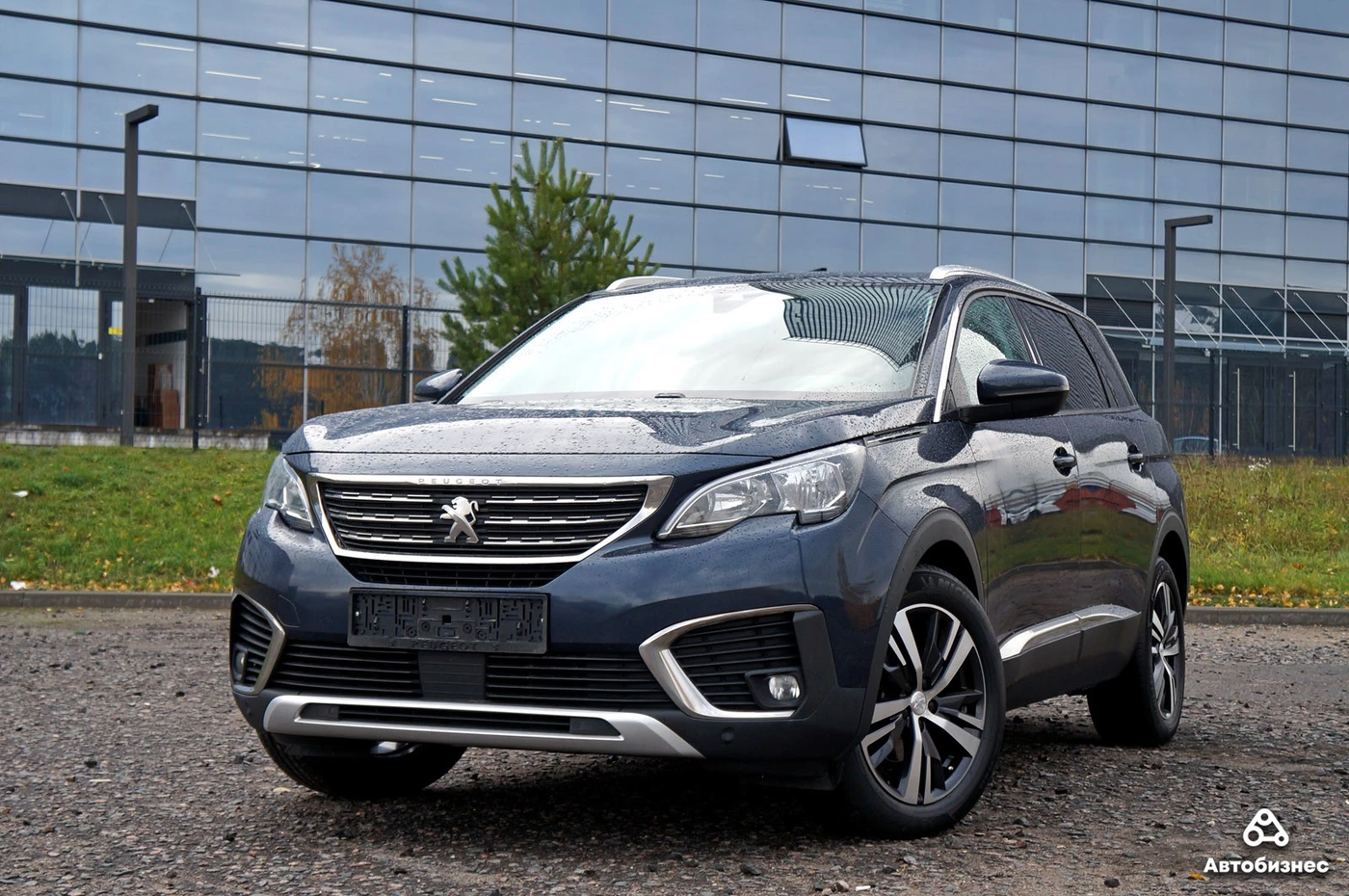 Тест-драйв Peugeot 5008 II: кроссовер с элементами компактвэна