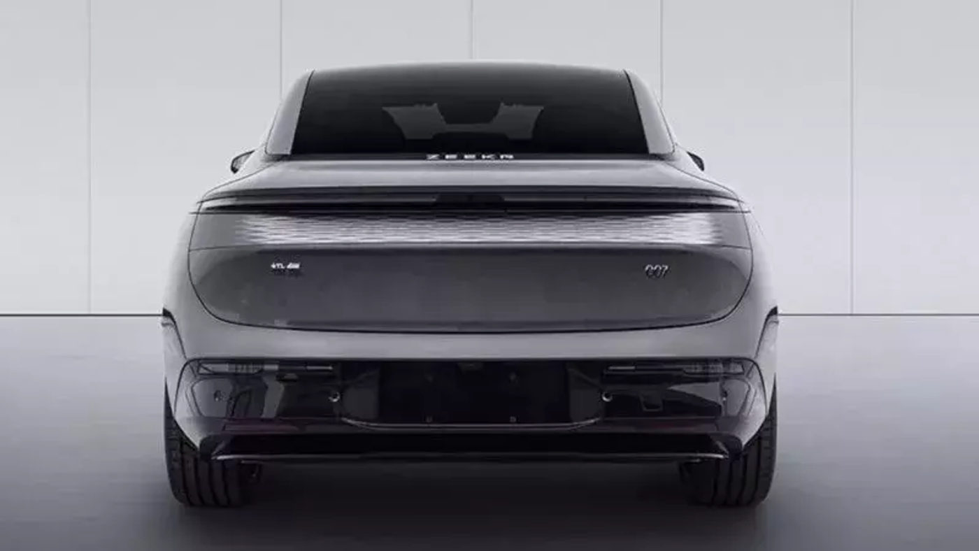 Zeekr 007 от Geely Group: тернарная батарея и 645 сил мощности