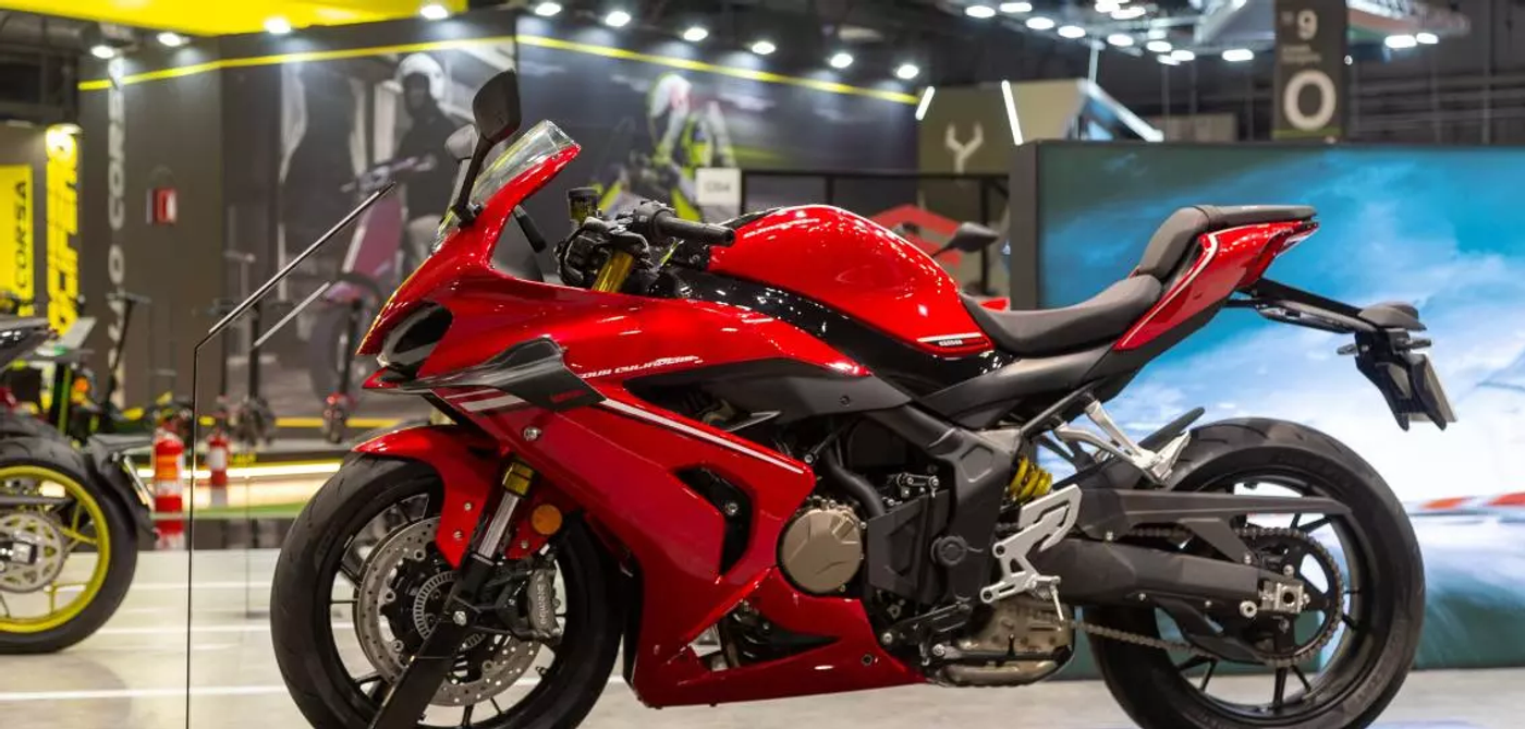 QJ Motor собирается войти в класс супербайков с SRK 800 RR