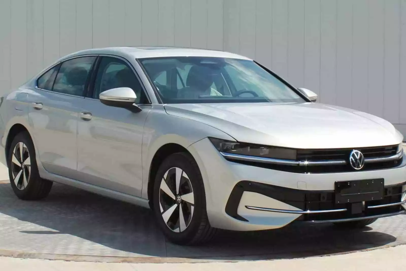 Passat по-китайски: первые снимки седана Volkswagen Magotan