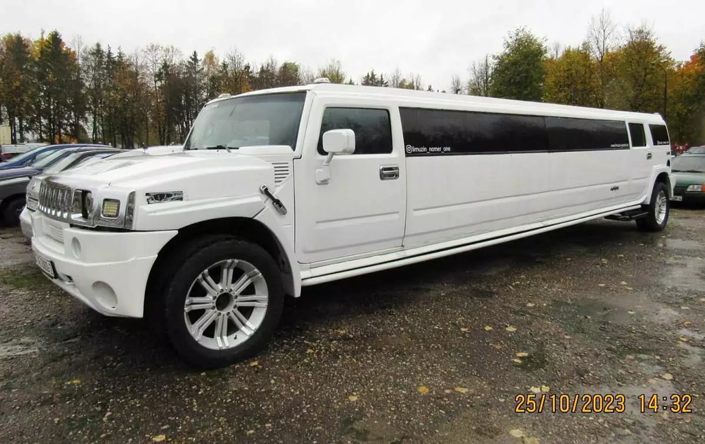 Лимузин Hummer продают как арестованное имущество