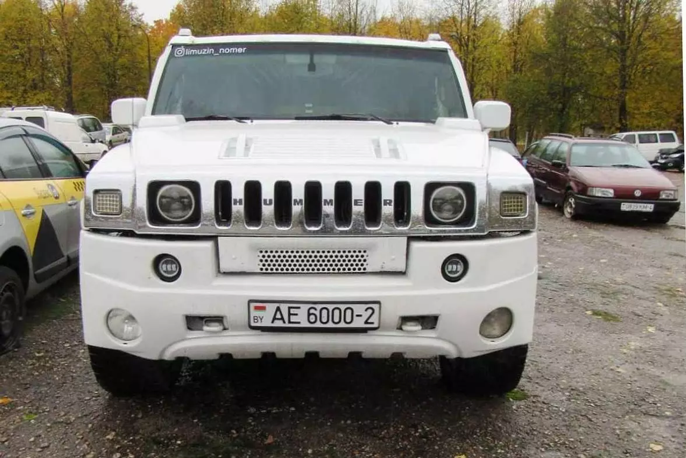 Лимузин Hummer продают как арестованное имущество