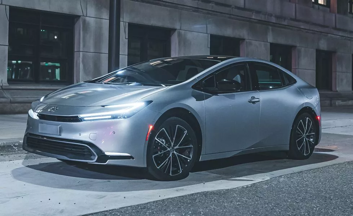 Сравниваем гибриды Toyota: Prius против Prius Prime