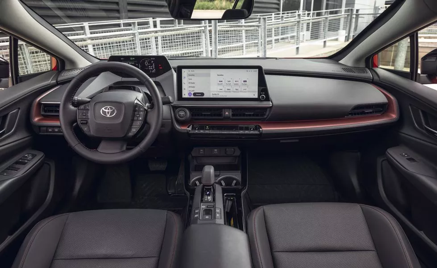 Сравниваем гибриды Toyota: Prius против Prius Prime