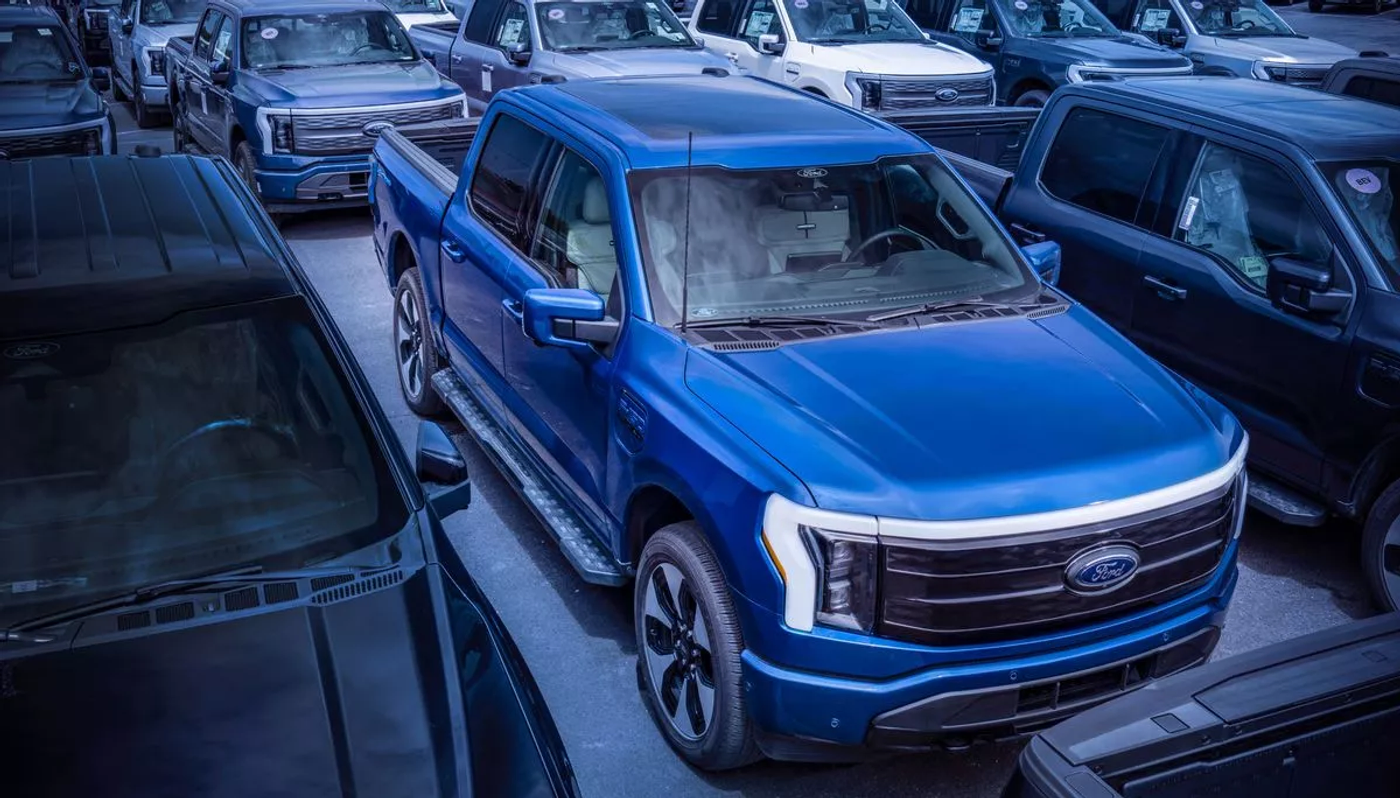 Ford скорректировал планы выпуска F-150 Lightning на 2024 год