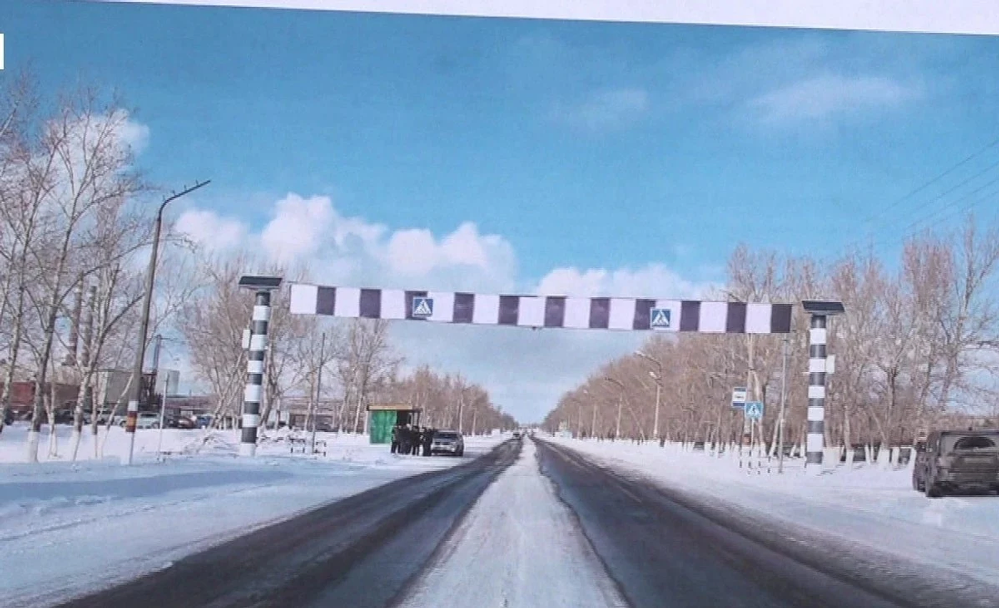В Казахстане тестируют навесную пешеходную «зебру»