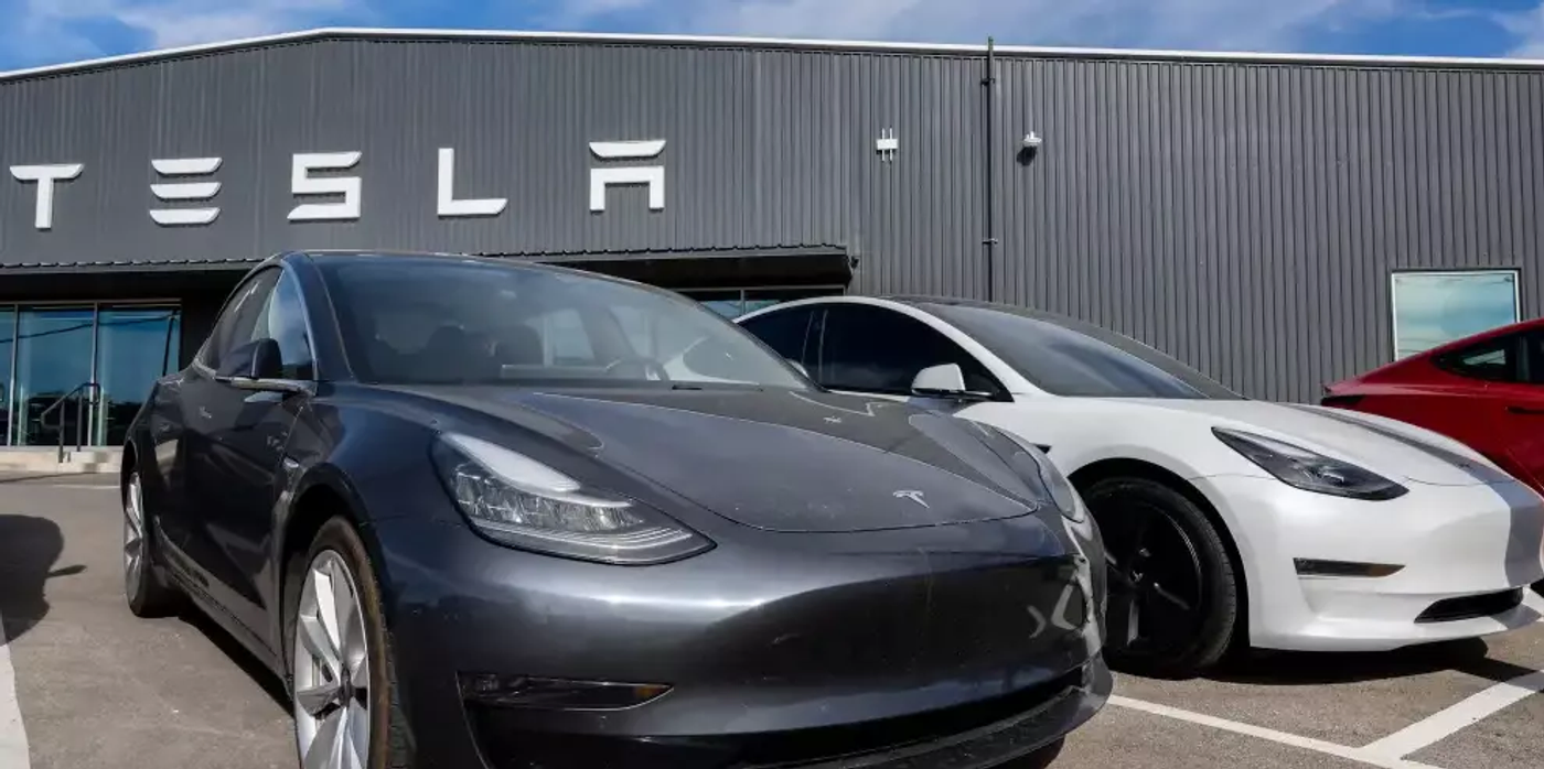 Tesla потеряла $80 млрд после отчета об убытках