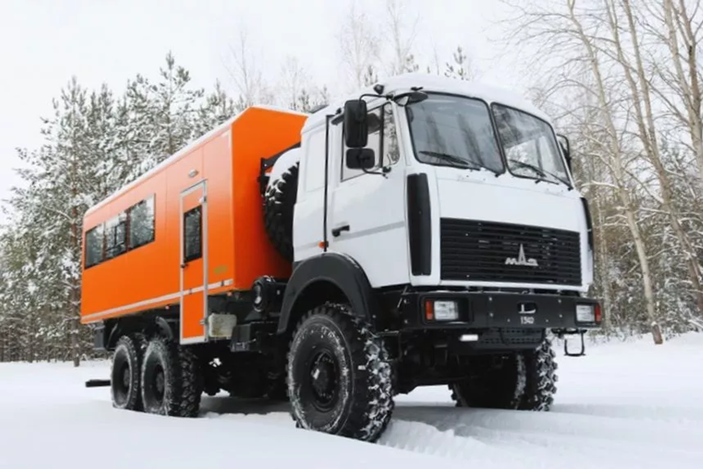Завод «МАЗ-Купава» изготовил новые вахтовые автобусы для России