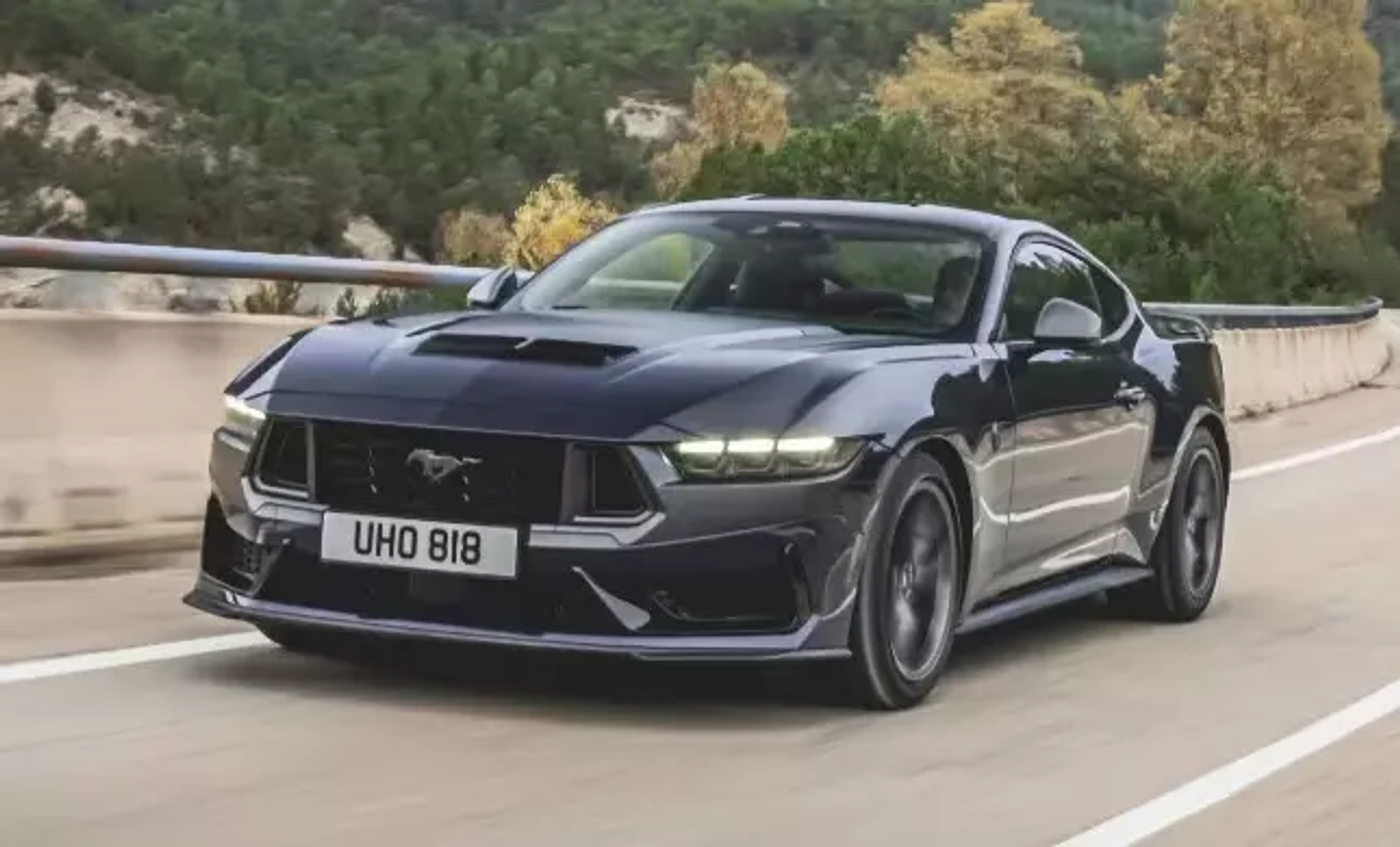 Mustang GT и Dark Horse прибывает в Европу в версиях купе и кабриолет