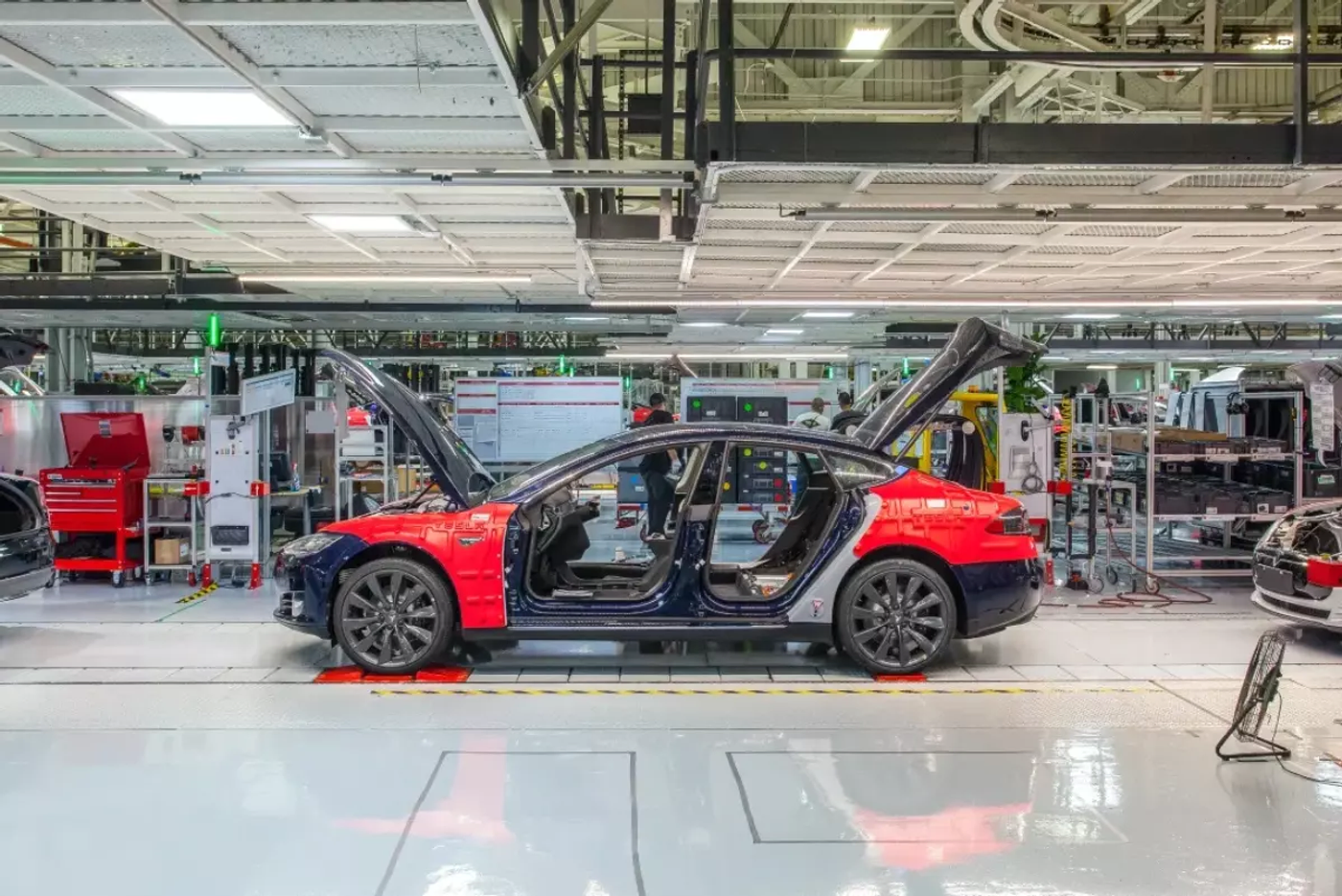Tesla оплатит штраф в $1,5 млн за опасные отходы
