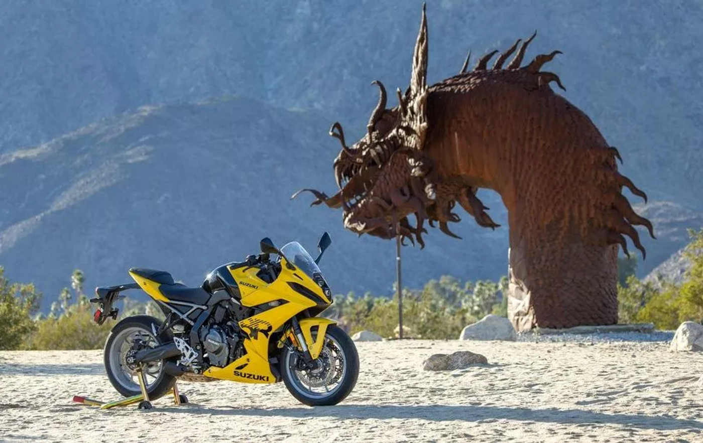 Новый Suzuki GSX-8R 2024 доказал, что средний вес может быть мощным