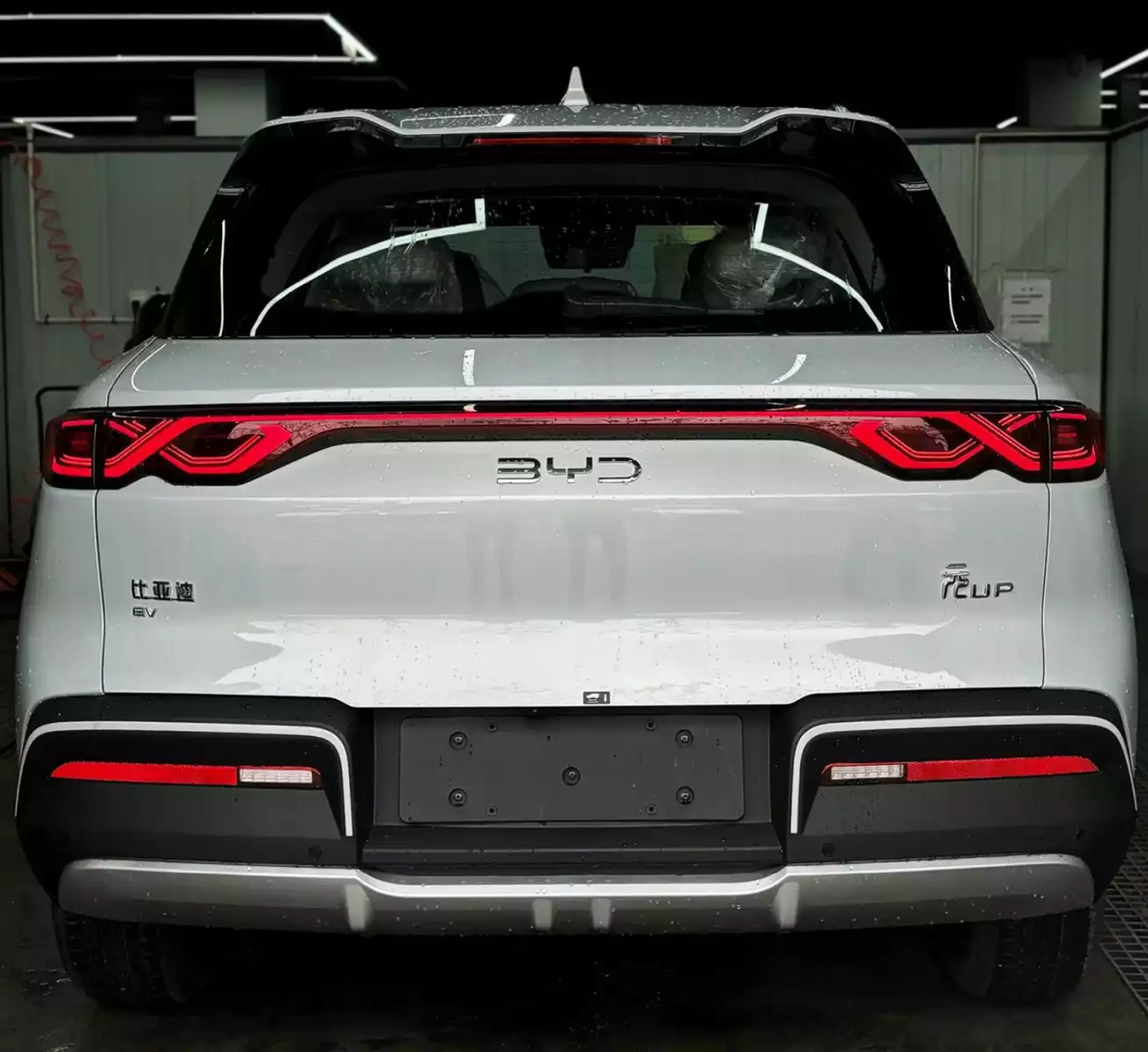 BYD Yuan UP уже появился в дилерских салонах