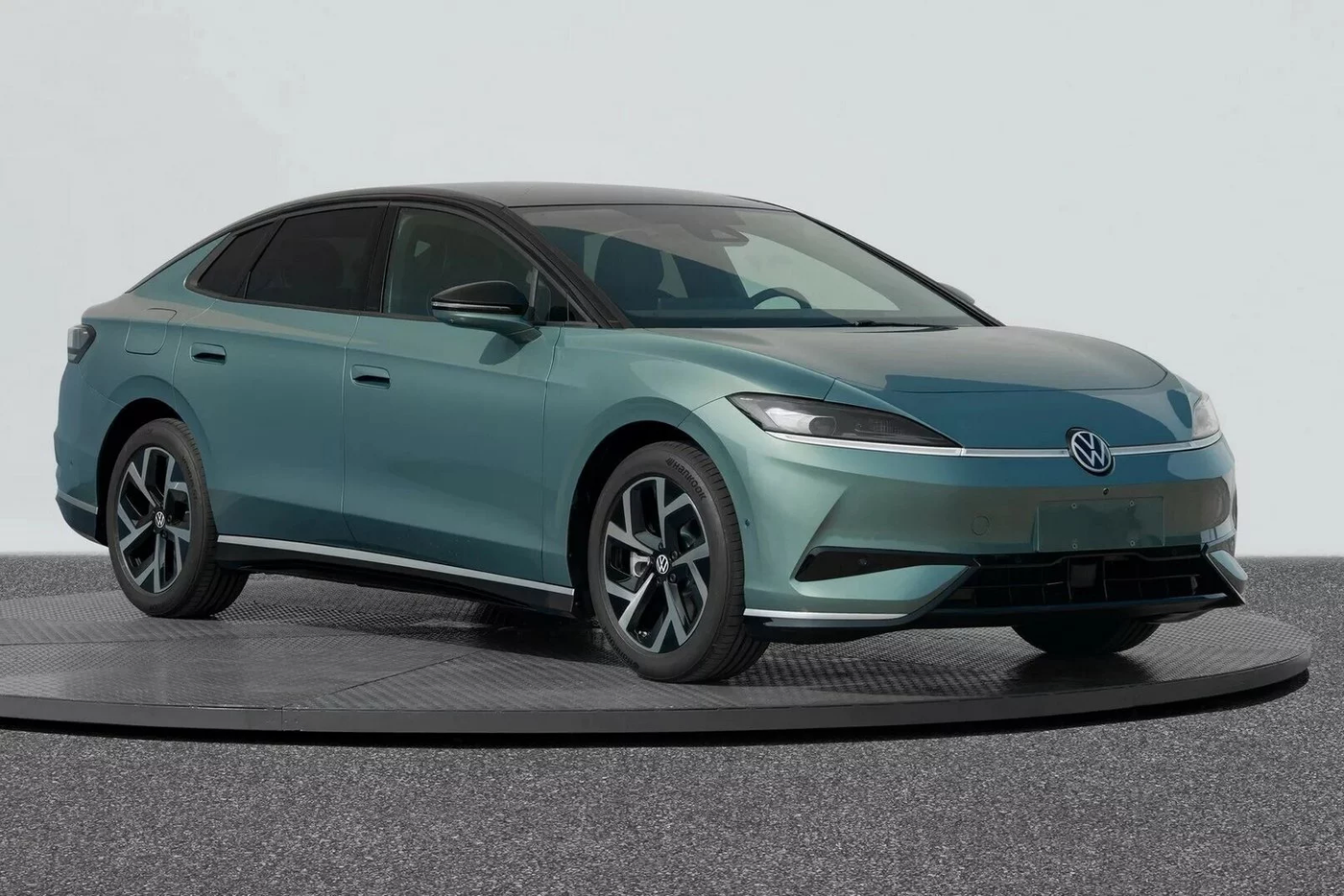 У электрического лифтбека Volkswagen ID.7 появилась новая версия