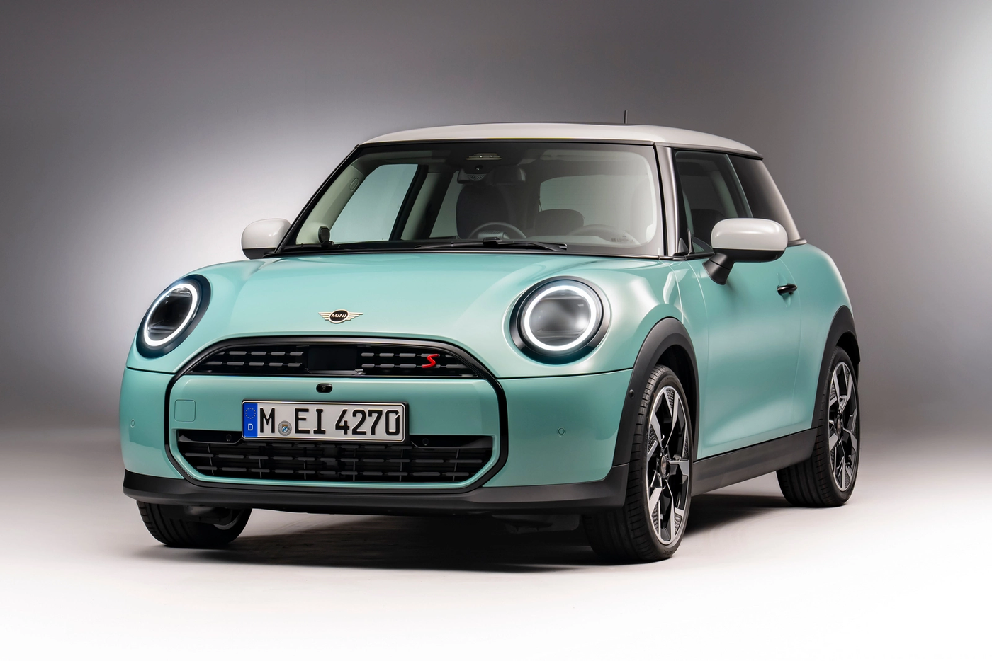 Mini представила новое поколение бензинового Cooper