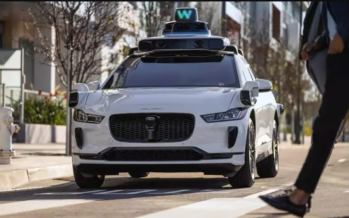 В Сан-Франциско расследуют ДТП в котором беспилотное такси Waymo сбило велосипедиста