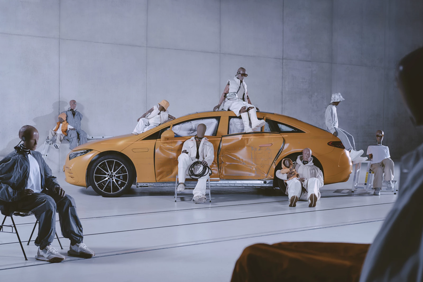 Mercedes развеял мифы о том, что автомобили опасны для женщин