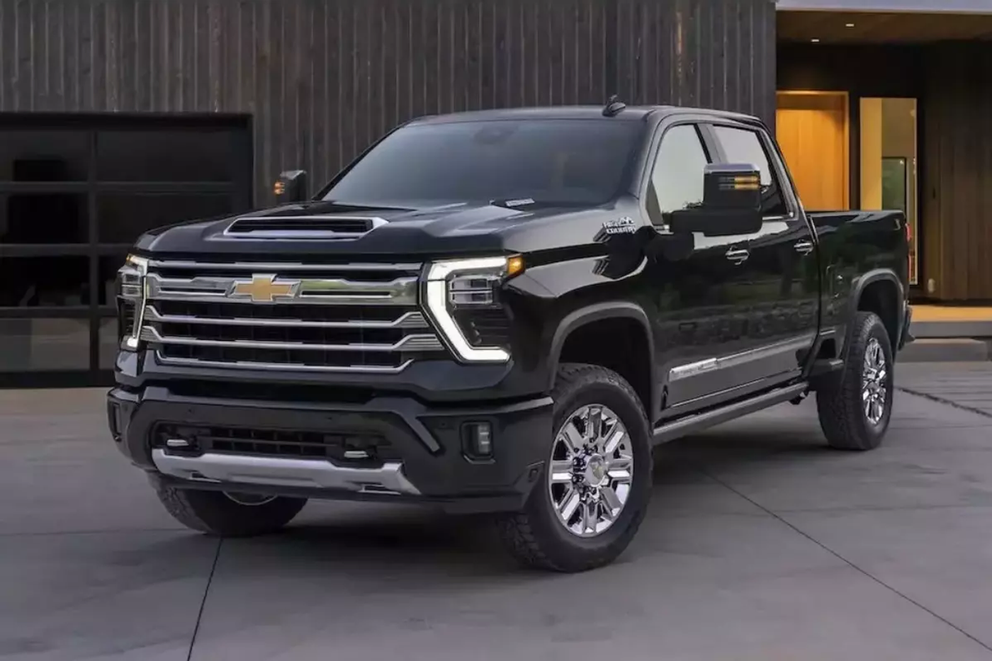 General Motors отзывает партию грузовиков из-за неполадок с задней дверью
