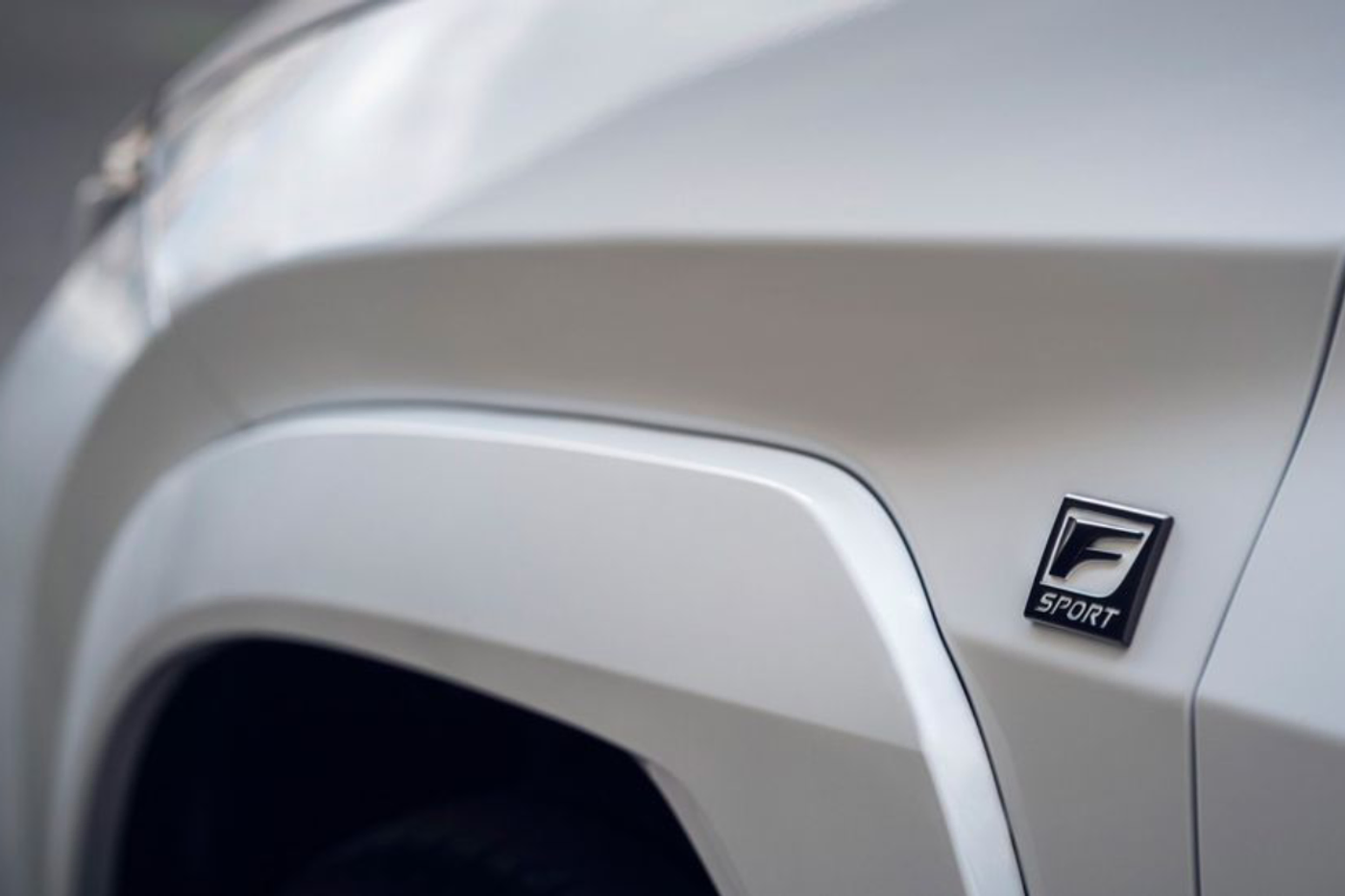 Lexus объявил цены на обновленный внедорожник 2025 года