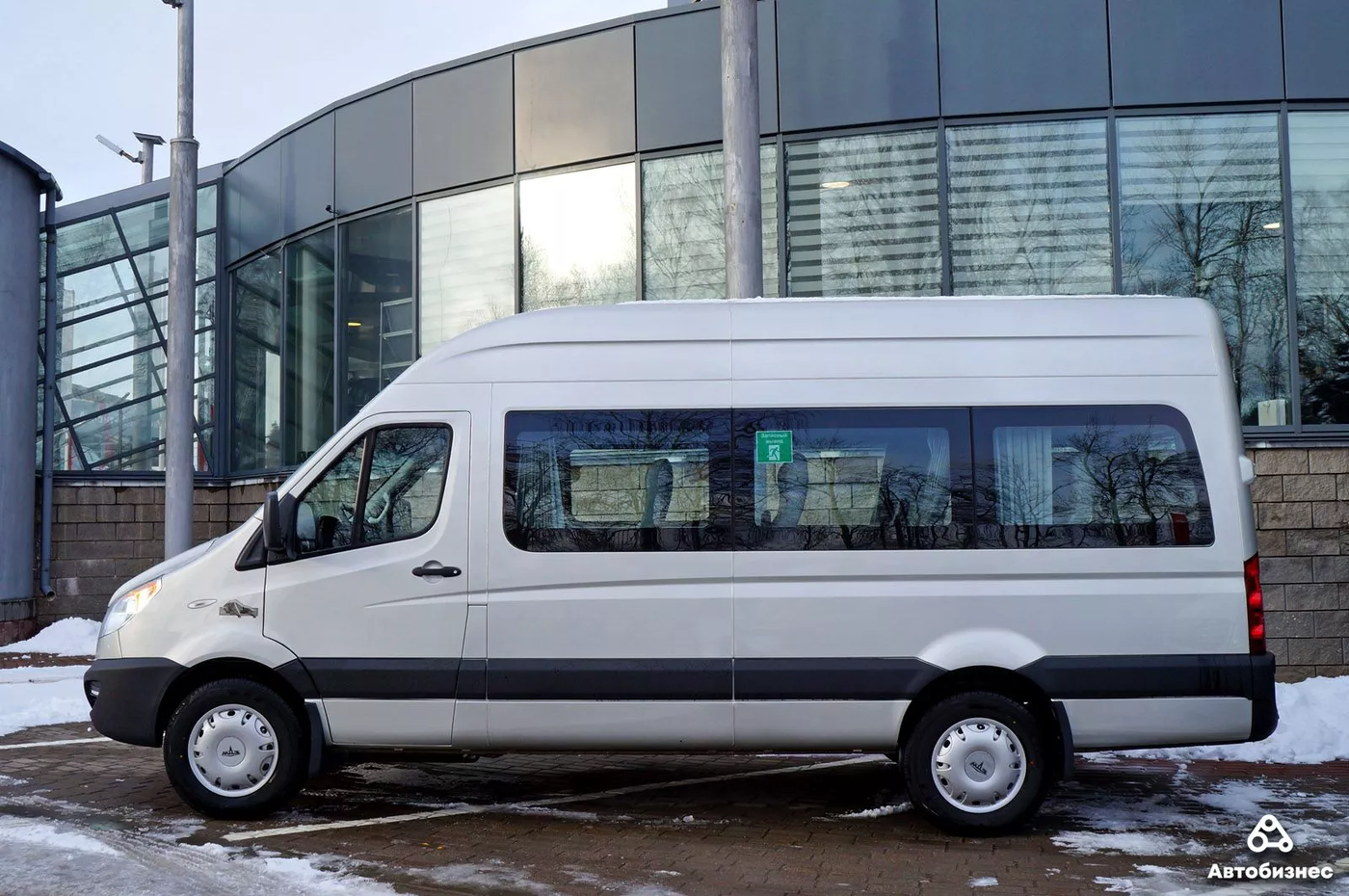 Sprinter больше не нужен: знакомимся с микроавтобусами МАЗ