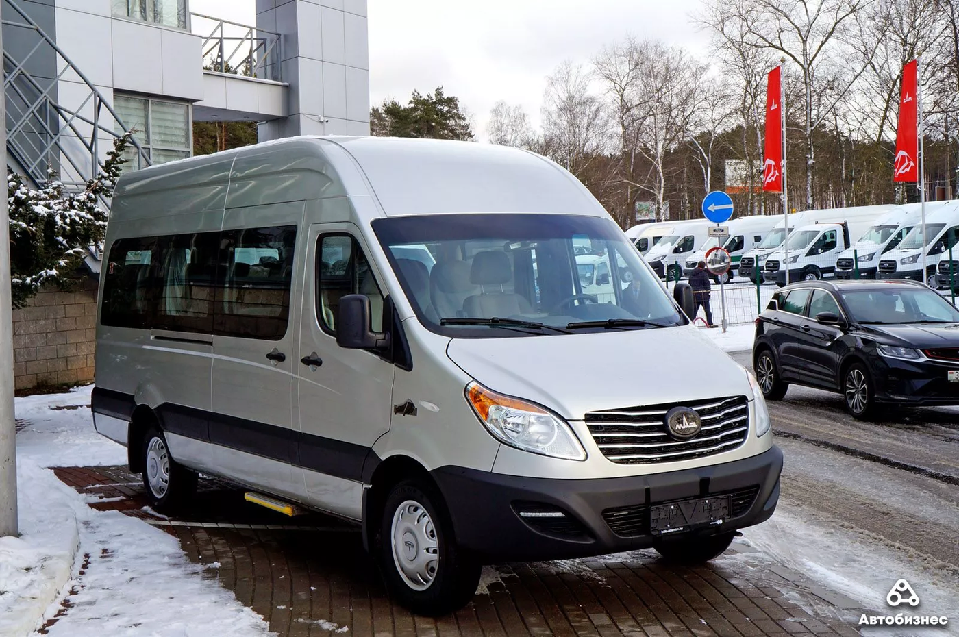 Sprinter больше не нужен: знакомимся с микроавтобусами МАЗ