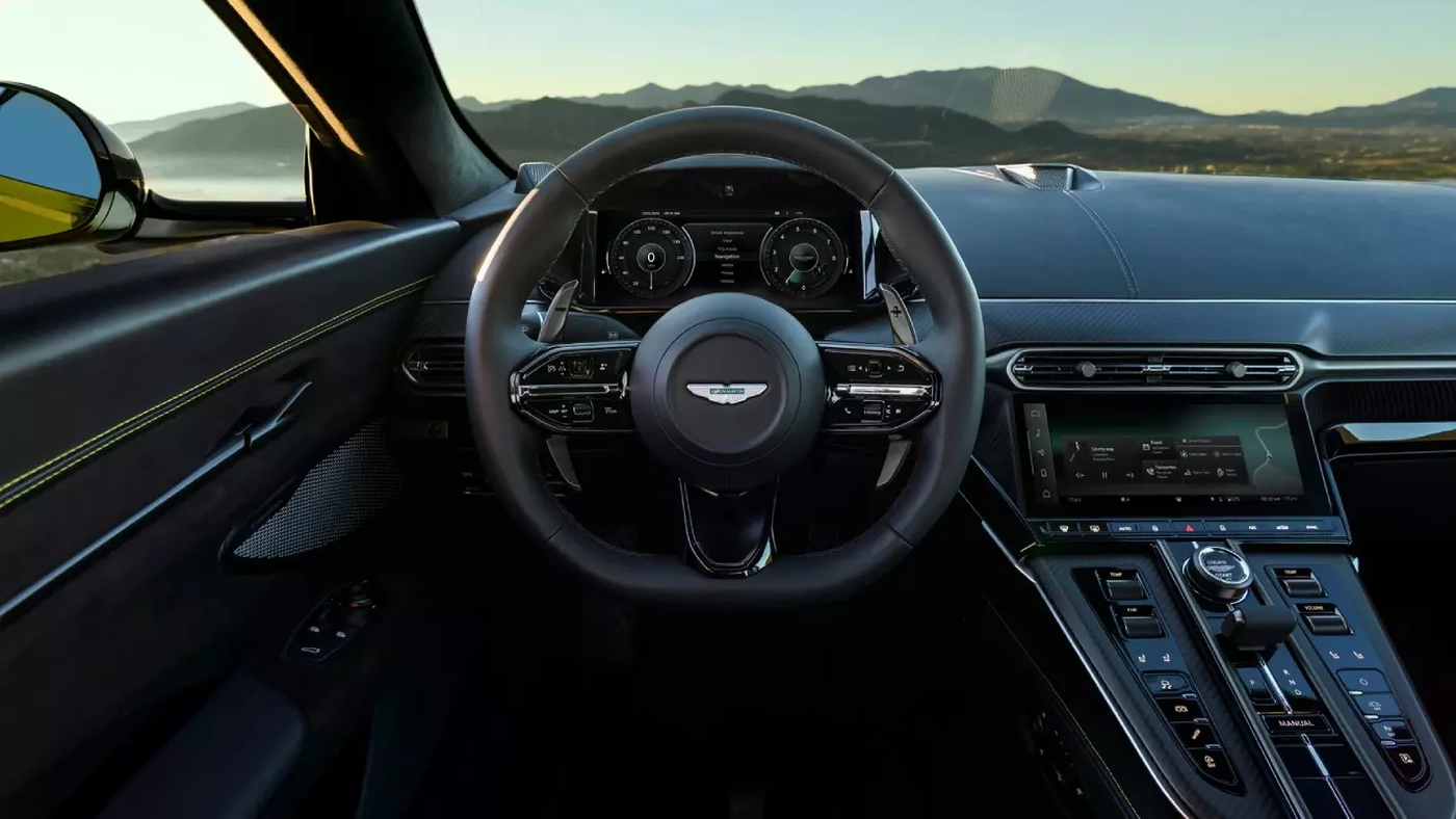 Aston Martin Vantage составит конкуренцию Porsche 911