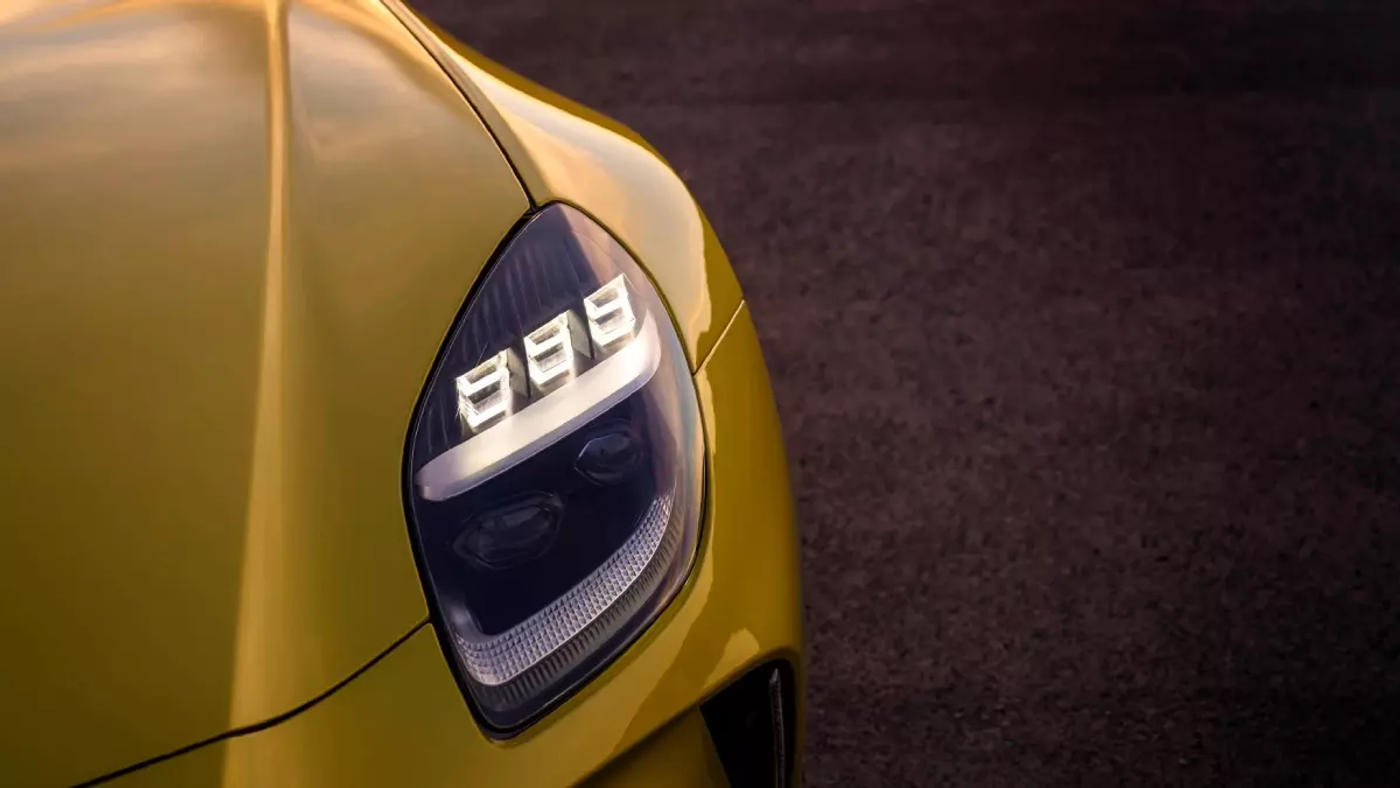 Aston Martin Vantage составит конкуренцию Porsche 911