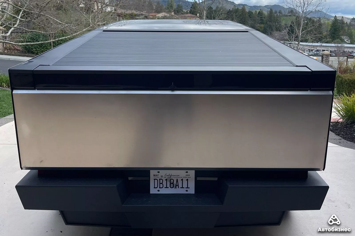 Tesla Cybertruck роллета багажника