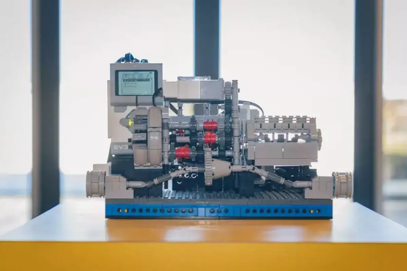 Инженер Renault изобрел E-Tech Hybrid, играя в Lego со своими детьми