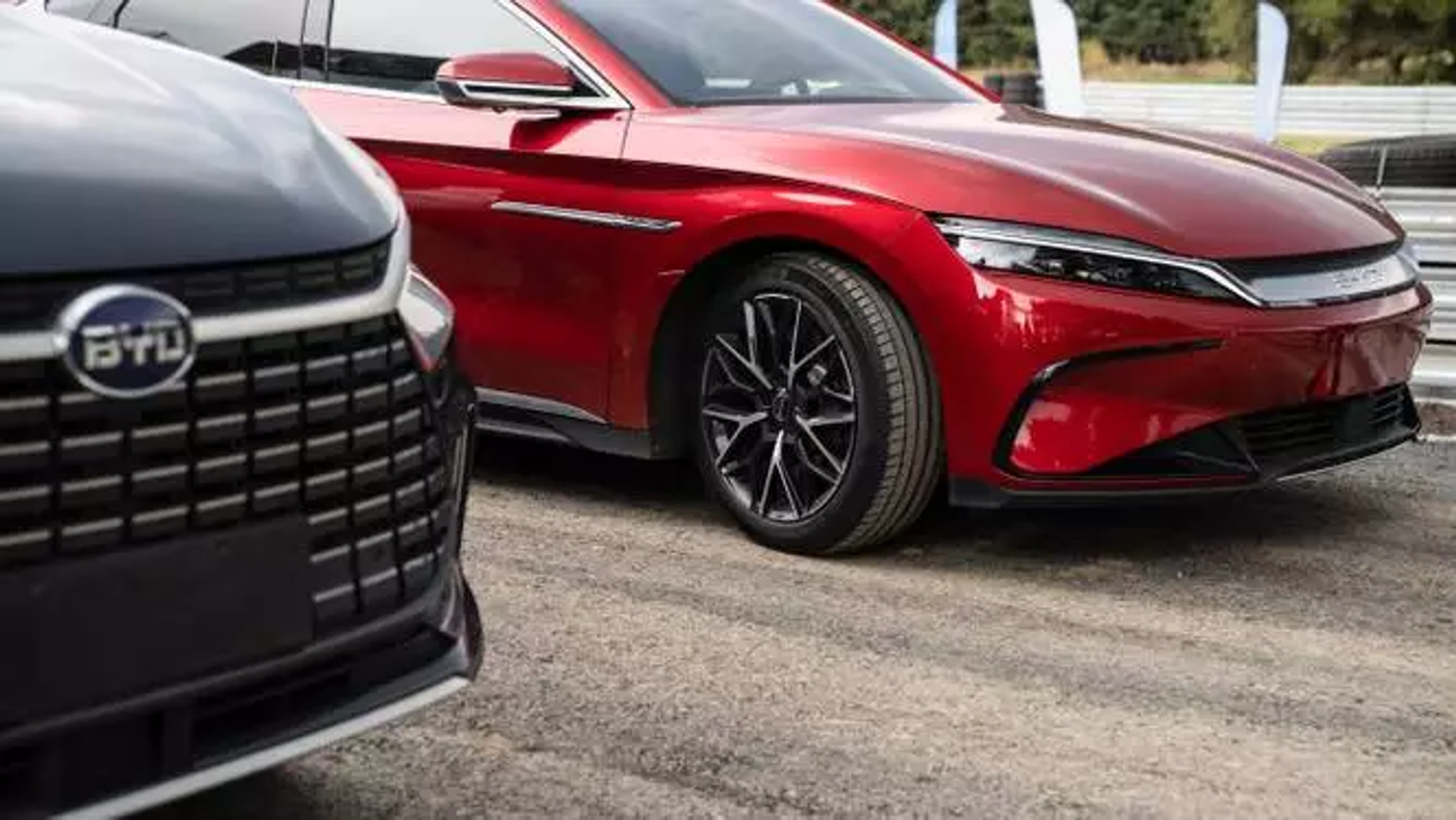 Конгресс США потребовал повысить тариф на китайские автомобили в размере 27,5%