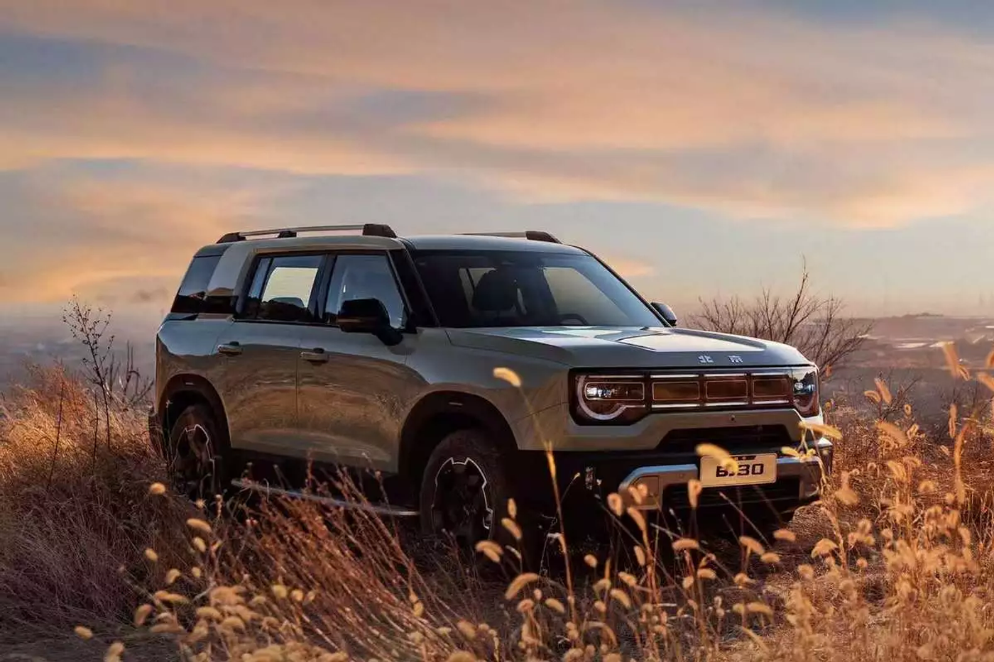 Китайский концерн BAIC показал внешность нового кроссовера BJ30