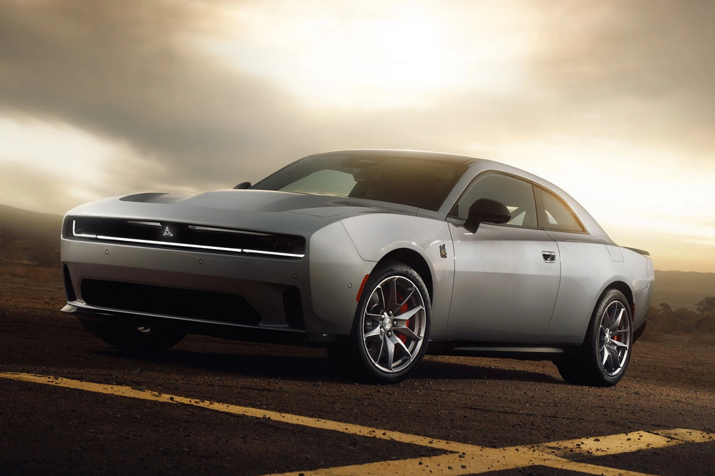Маслкар под напряжением: Dodge электрифицировал легендарный Charger
