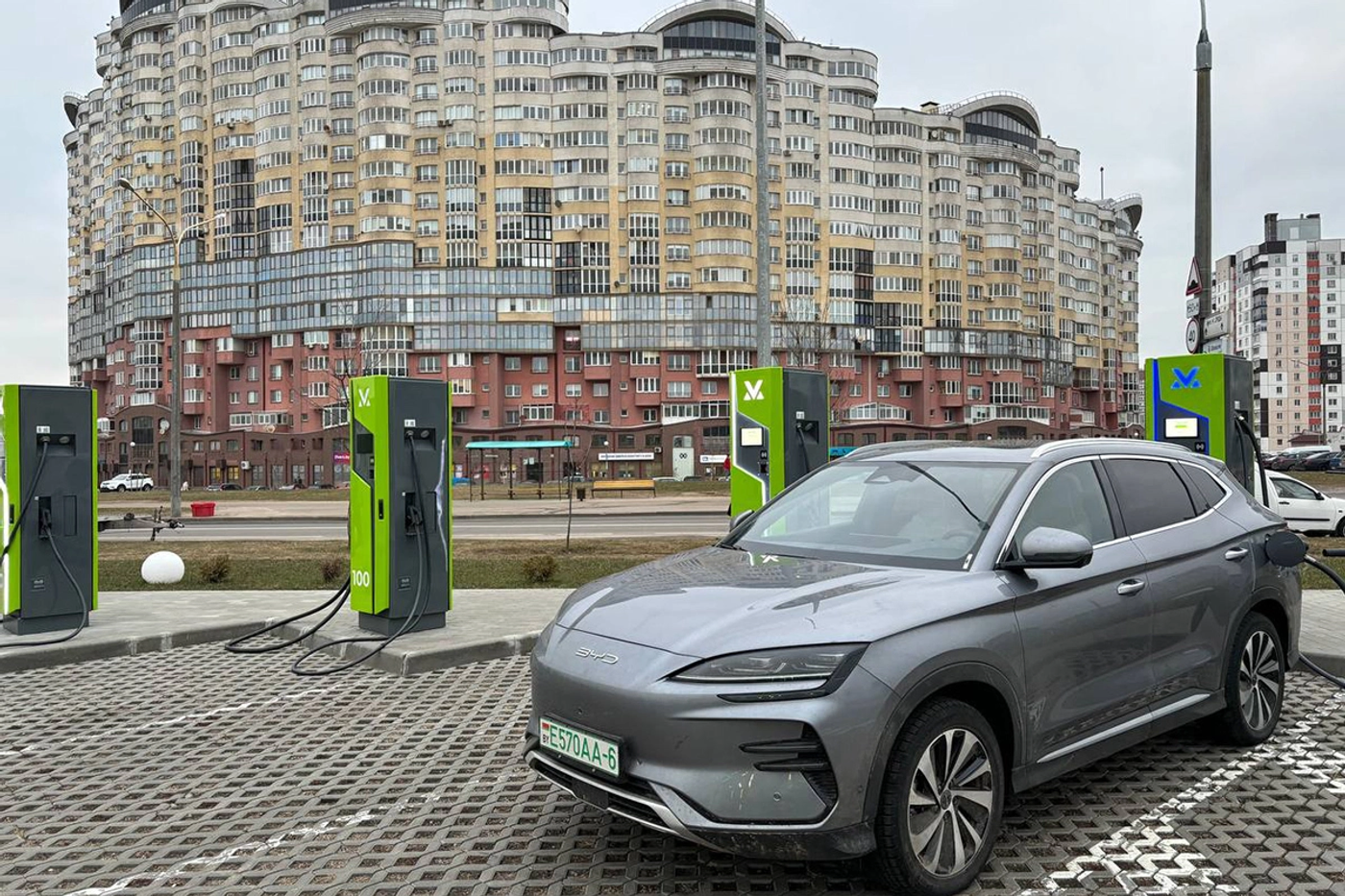 Заработал первый супербыстрый зарядный комплекс cети Malanka