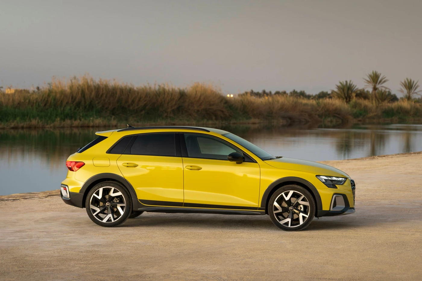 У обновленного Audi A3 появилась кросс-версия Allstreet