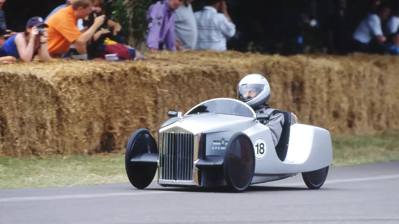 Rolls-Royce восстановил пару гравикаров из 2000-х