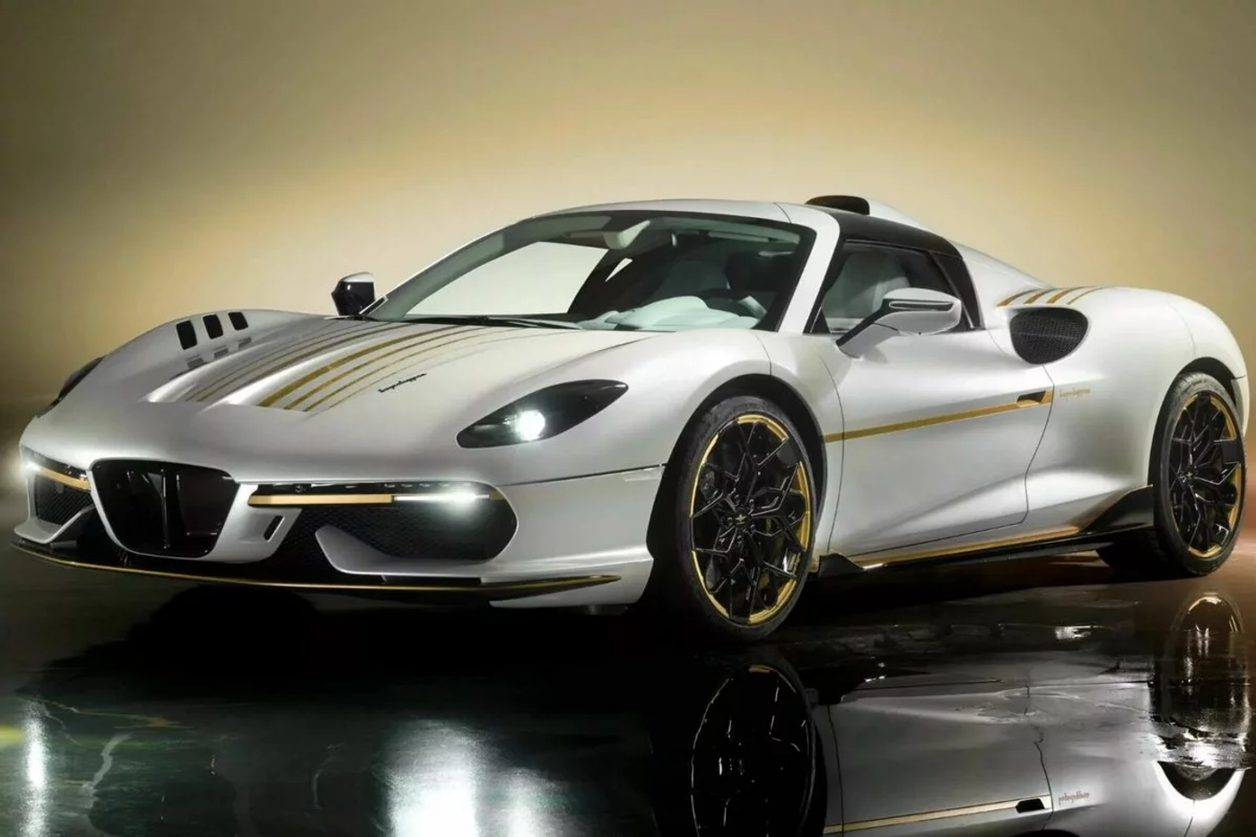 Touring Superleggera Arese RH95 Vento D’Oro: Ferrari с отделкой золотом