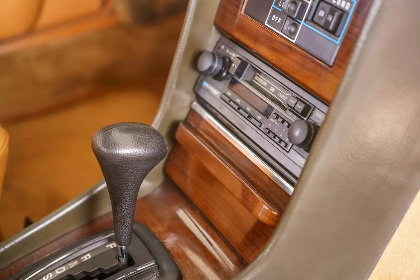 Mercedes-Benz 300SD 1979 года был продан на аукционе за $4400