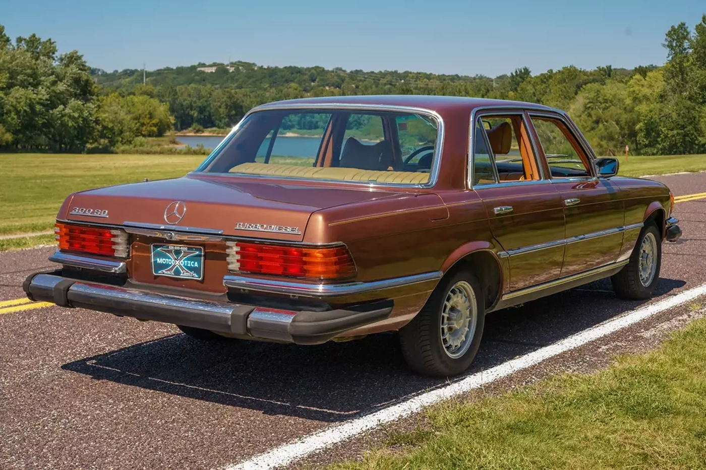Mercedes-Benz 300SD 1979 года был продан на аукционе за $4400