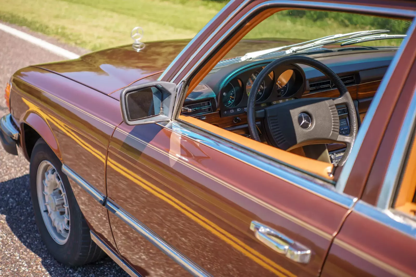 Mercedes-Benz 300SD 1979 года был продан на аукционе за $4400