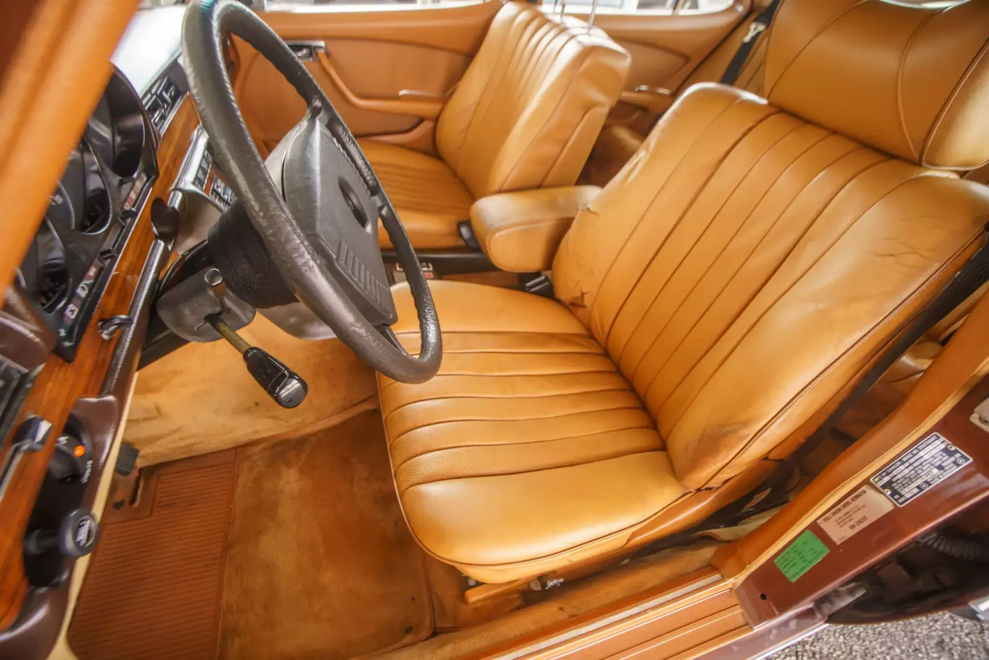 Mercedes-Benz 300SD 1979 года был продан на аукционе за $4400