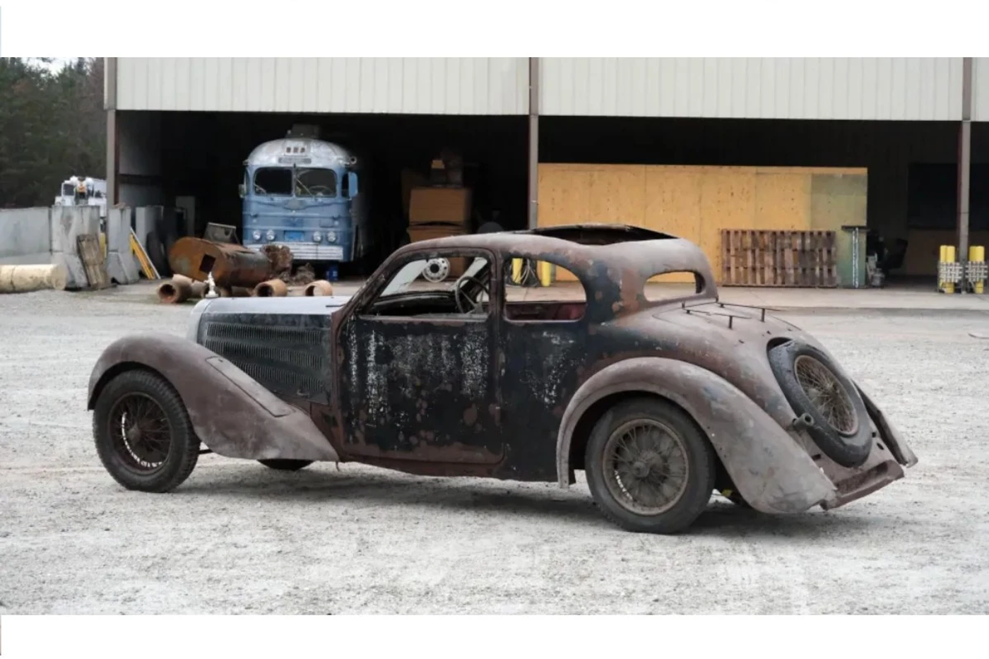 Цирковой Bugatti Type 57 выставили на аукцион