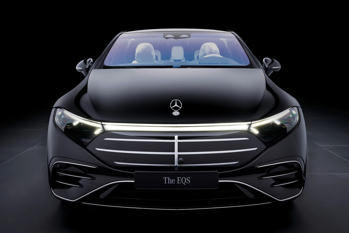 Больше роскоши: Mercedes обновил свой самый крупный электромобиль