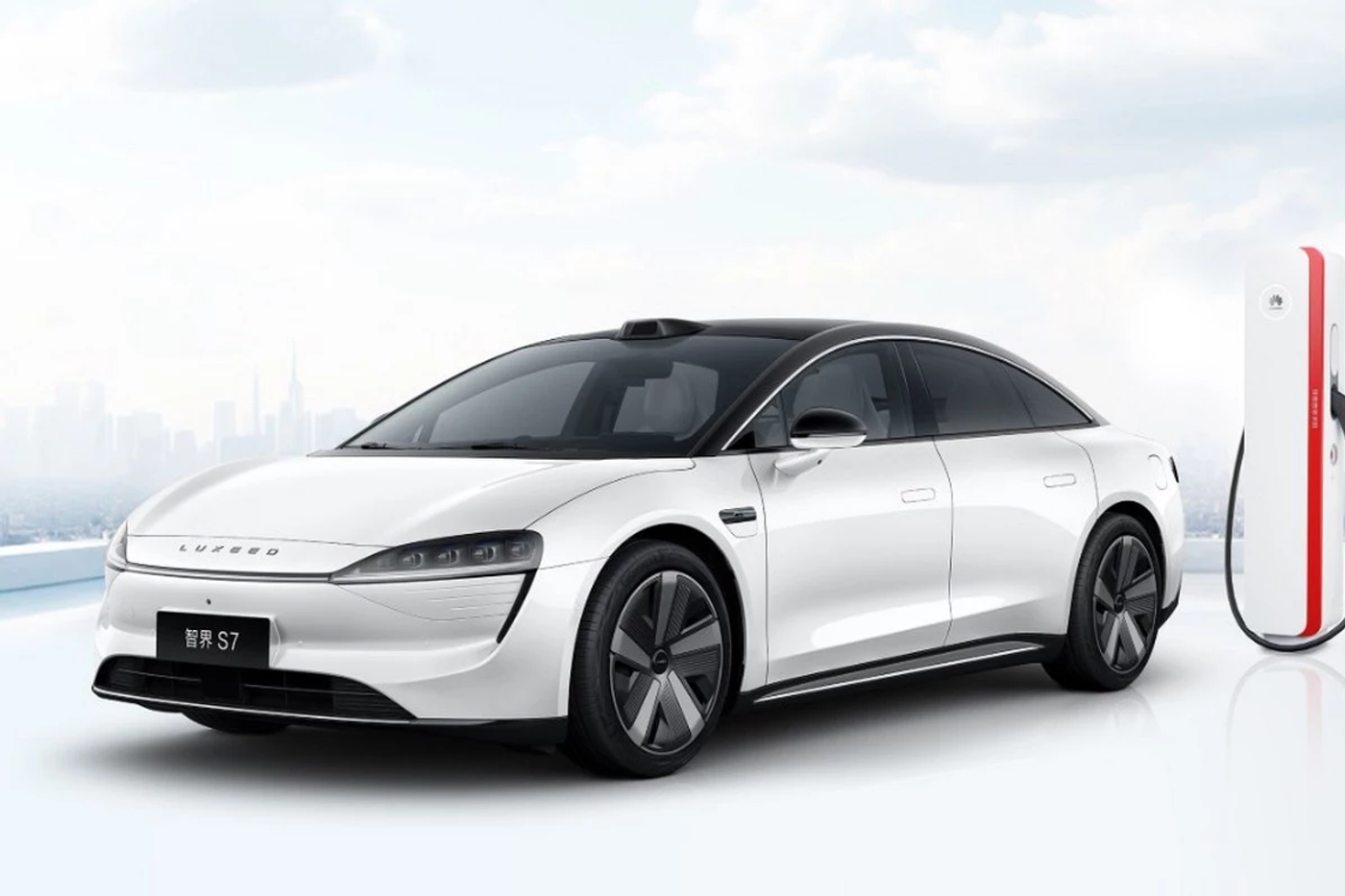 На рынок вышел новый Luxeed S7 по цене от $34 500