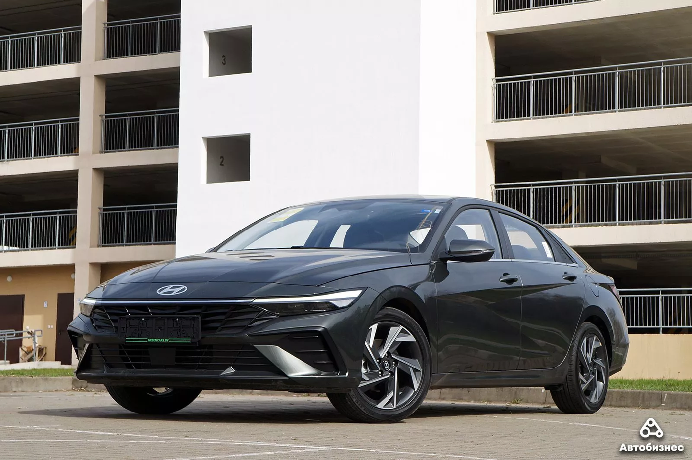 Красавица и чудовище: тест Hyundai Elantra из Китая