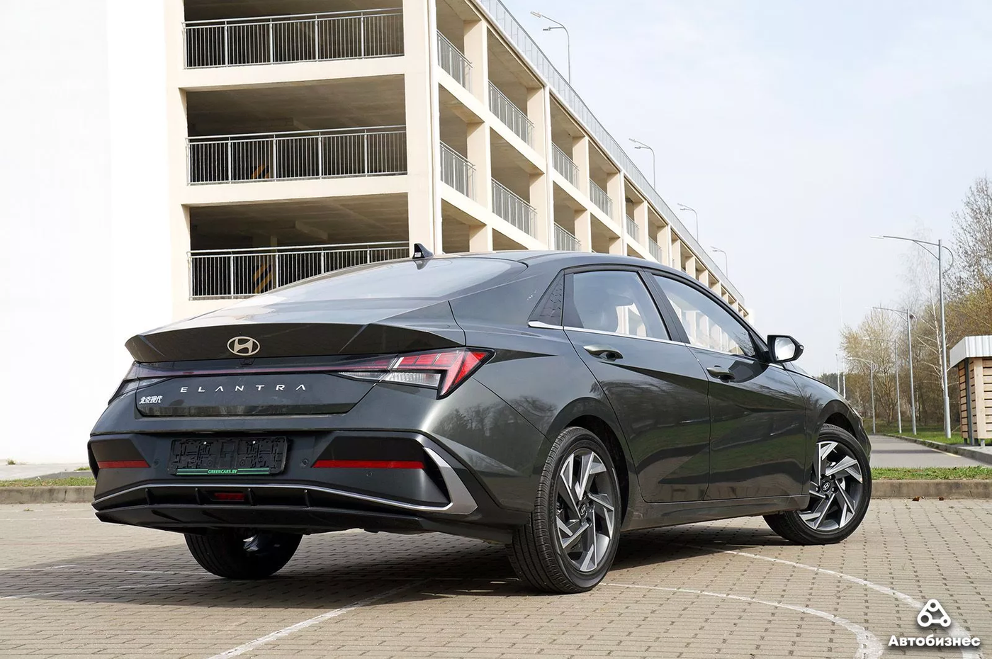 Красавица и чудовище: тест Hyundai Elantra из Китая