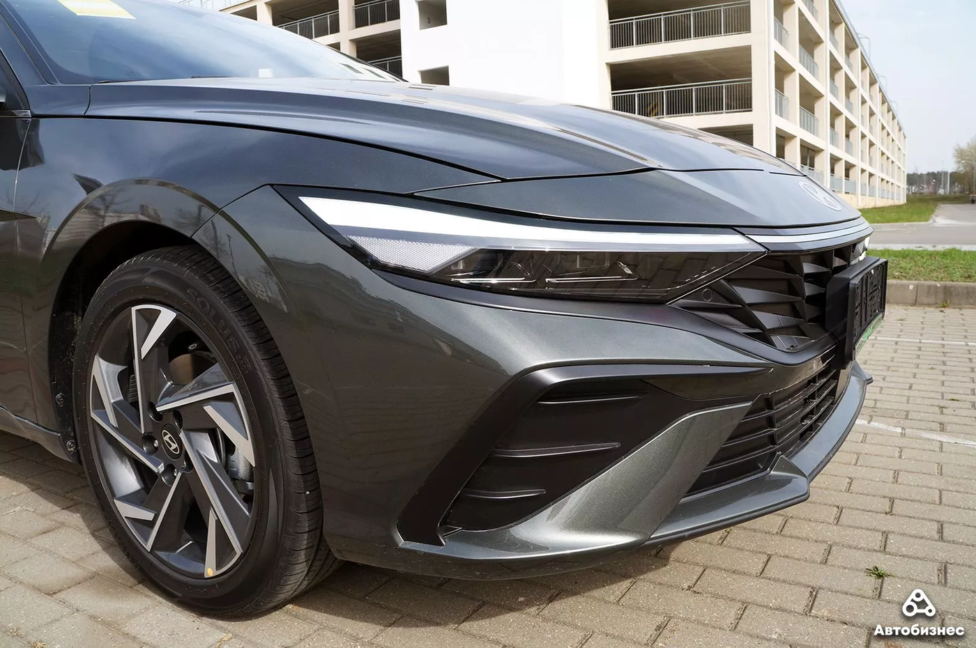 Красавица и чудовище: тест Hyundai Elantra из Китая