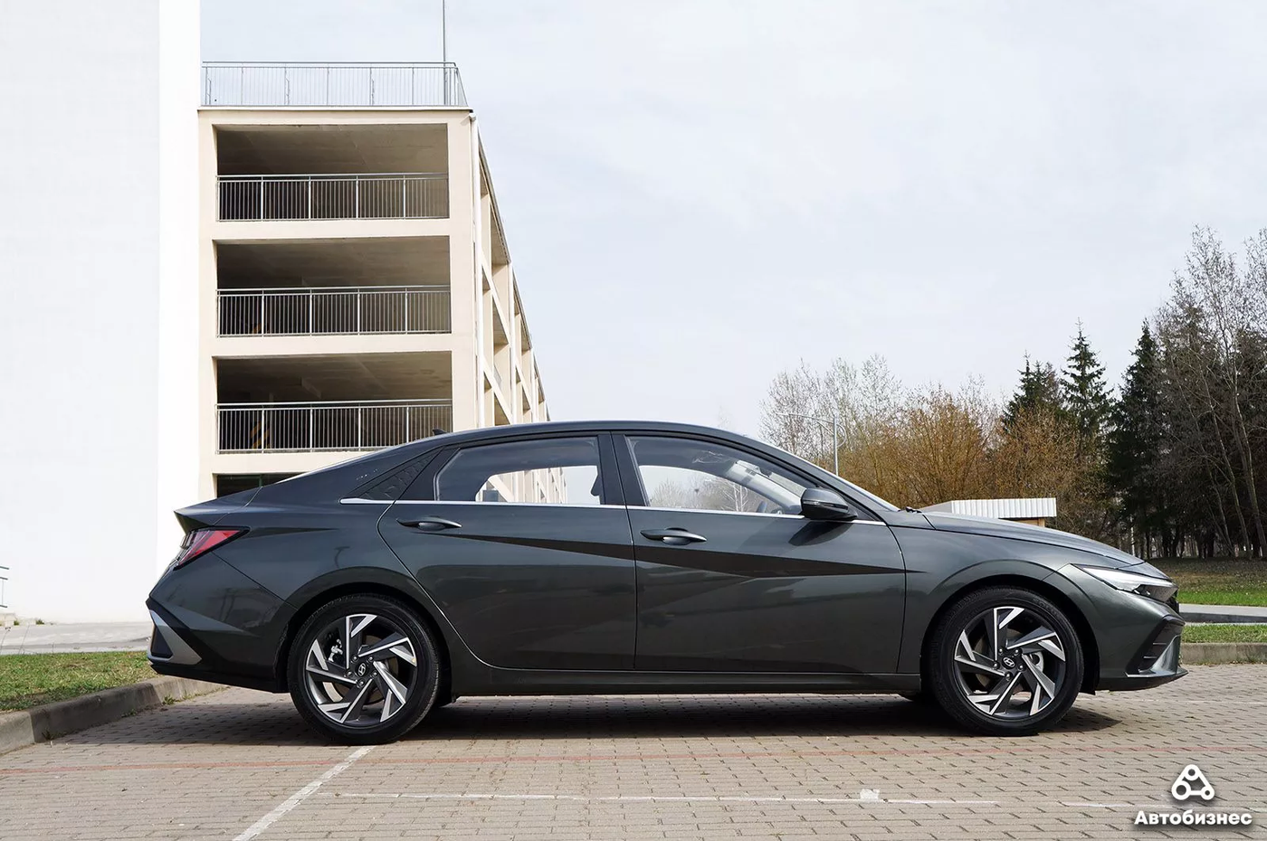 Красавица и чудовище: тест Hyundai Elantra из Китая