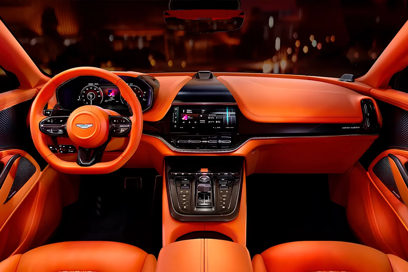 Самый мощный и роскошный: Aston Martin DBX обновил свою линейку
