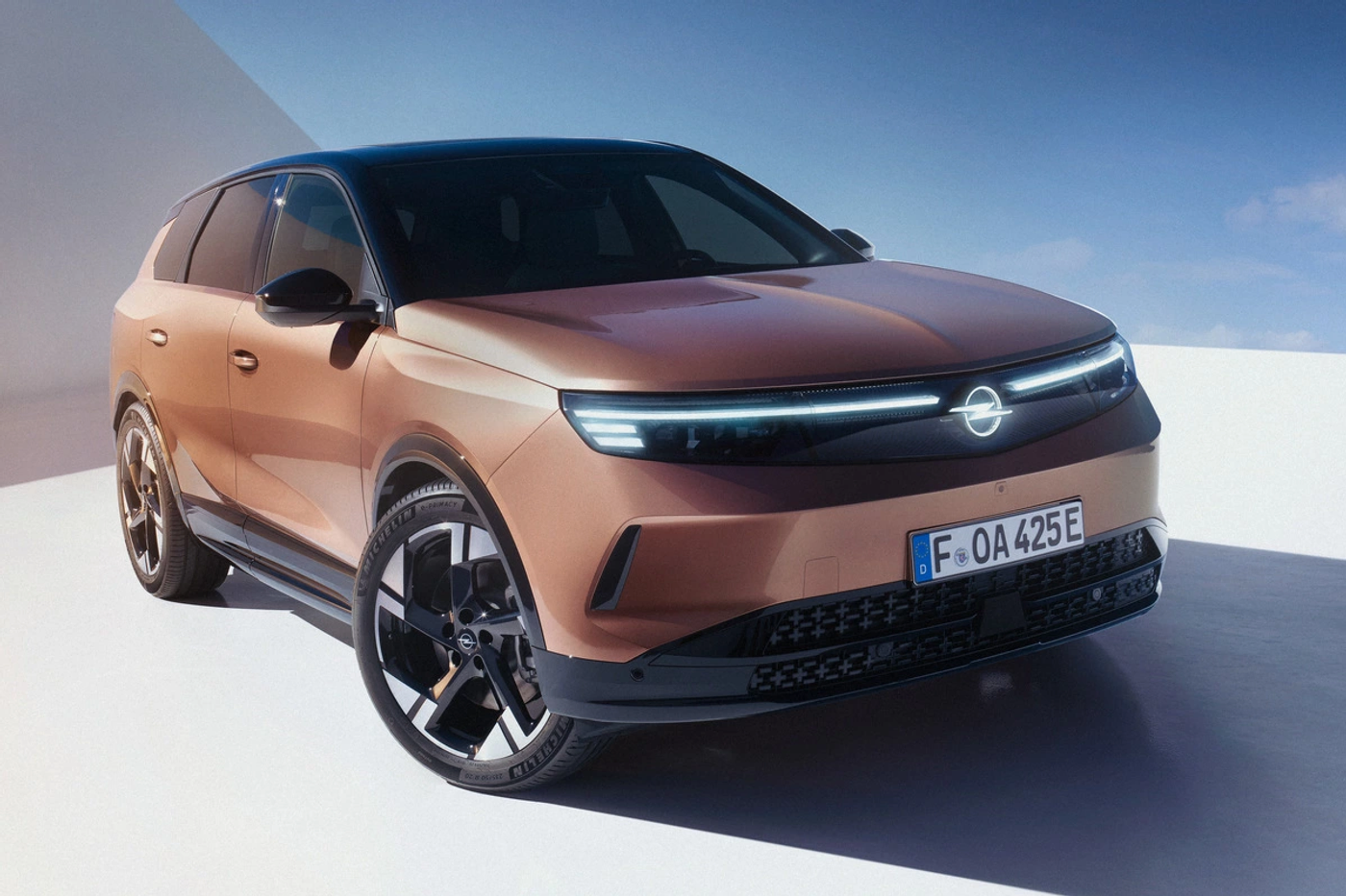 Показан новый кроссовер Opel Grandland