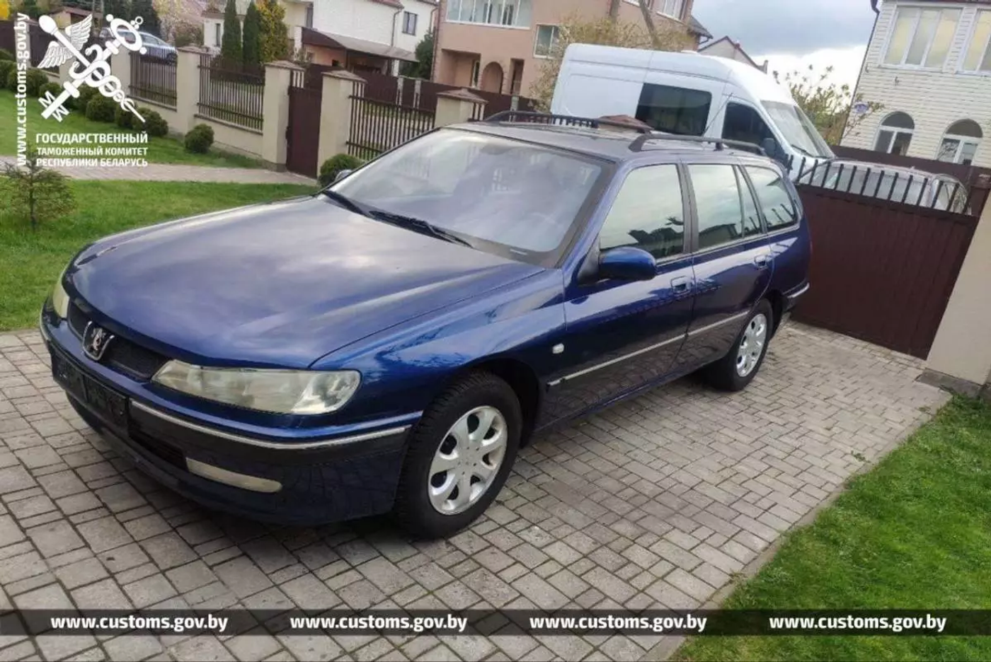 Таможня выявила схему ввоза автомобилей с поддельными белорусскими номерами из Польши